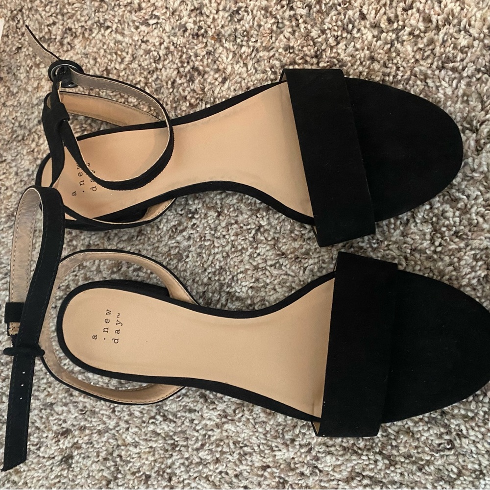 Women’s Tiny Black Heels
